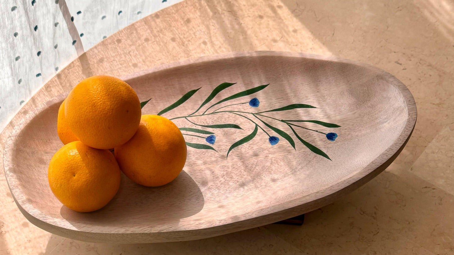 A platter that represents the Japandi Scandinavian style which is ideal as a gift, home decor, serve ware, dinner ware, kitchen and table decor. Made from mango wood which boasts sustainability and eco-friendly option. Durable and easy to clean.